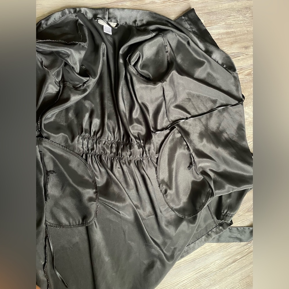 Morgan Taylor Black Satin Wrap Robe - Picture 9 of 9